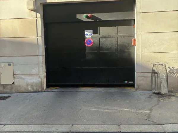 Place de parking souterrain à louer - Paris 17e