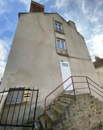 A VENDRE lot de 3 appartements + 3 places de parking + 7 caves