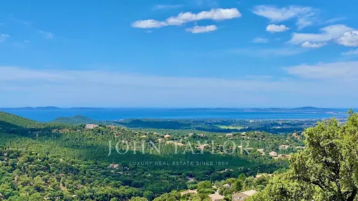 Terrain 1700 m²