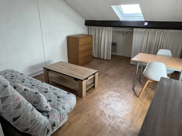 Loue studio meublé