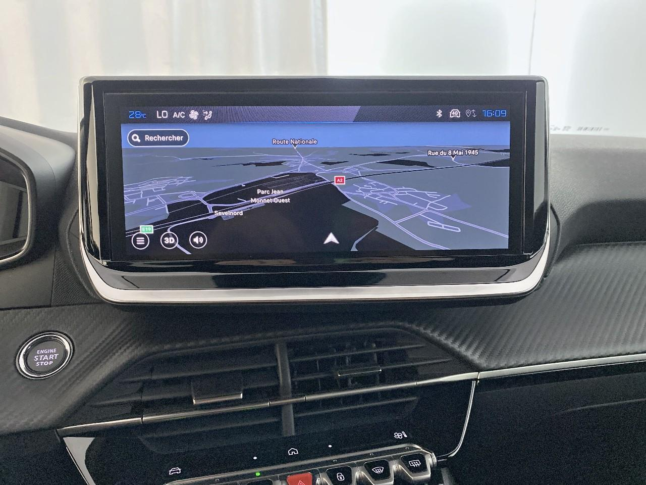 Peugeot 2008 hybrid 145 ch e-dcs6 allure — photo 14