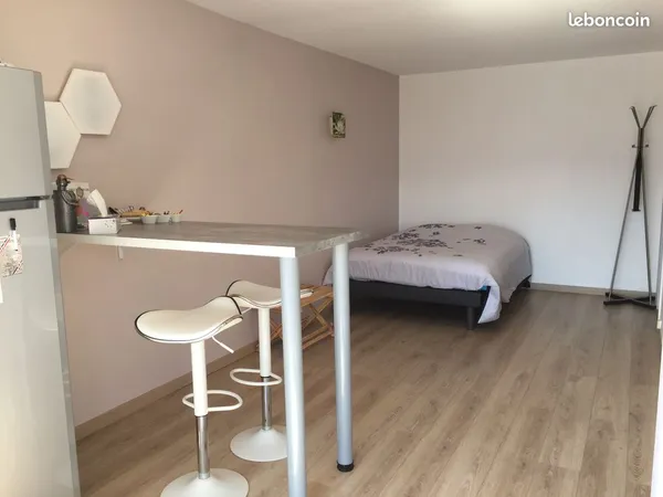 Studio vue mer avec terrasse Roquebrune
