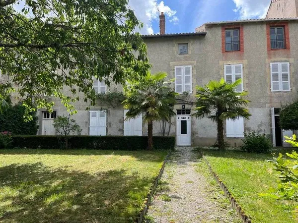Maison 7 pièces 283 m²