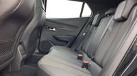 Peugeot 2008 1.2 PureTech 130ch S&S GT EAT8 — photo 10