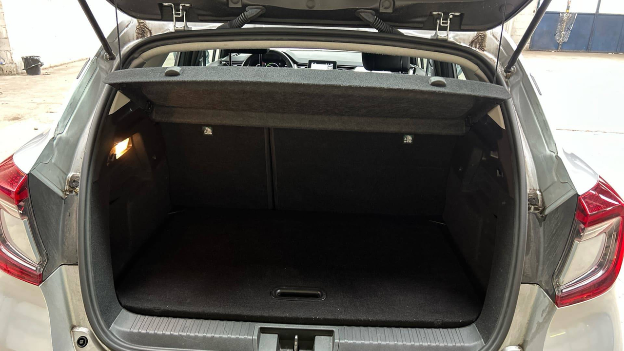 Renault Captur E-Tech 145 - 21 — photo 12
