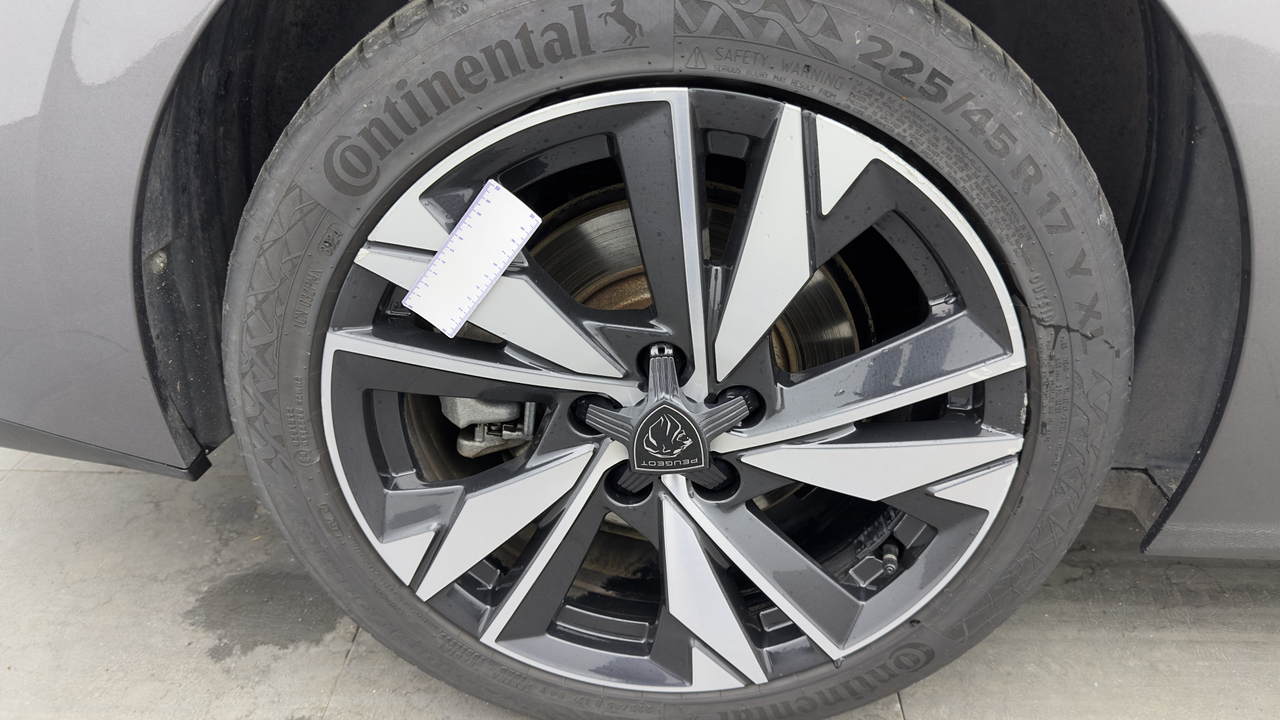 Peugeot 308 SW PHEV 180 e-EAT8 — photo 47