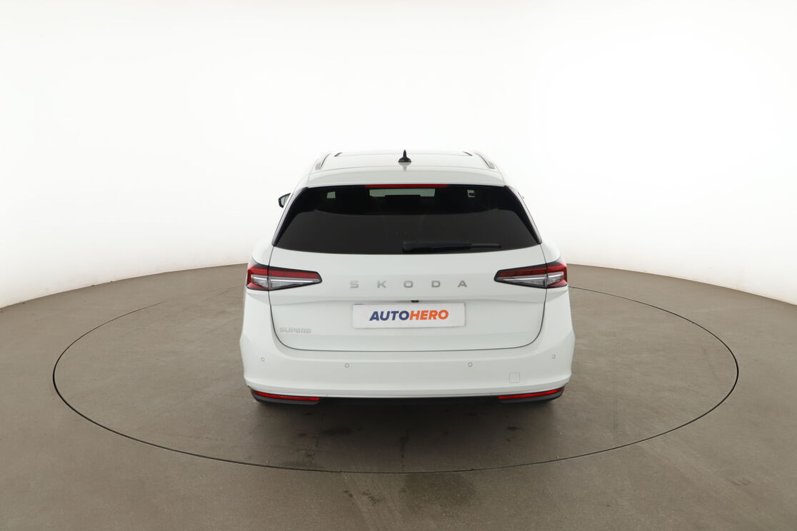 Skoda Superb Combi 1.5 TSI MHEV ACT Laurin & Klement DSG7 — photo 4