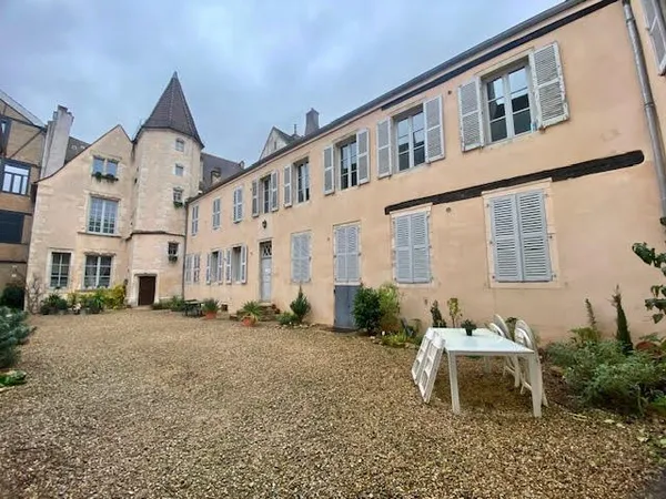 APPARTEMENT T2 AU COEUR DE BEAUNE
