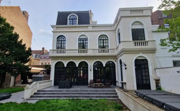 Maison 16 pièces 422 m²