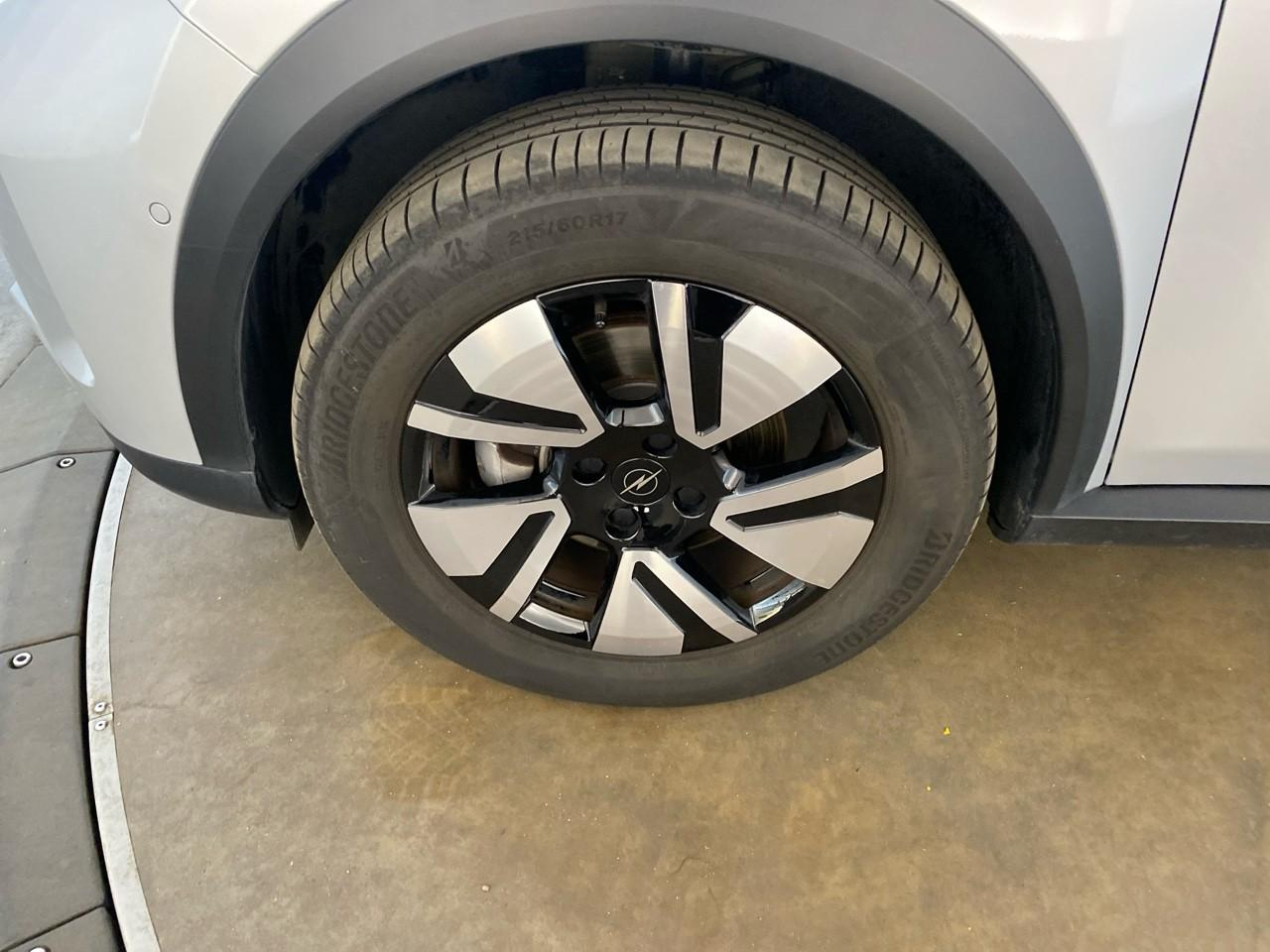 Opel Frontera 1.2 turbo hybrid 145 ch e-dct6 gs — photo 11
