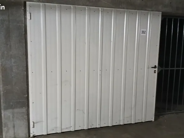 Particulier loue Box porte de la Chapelle