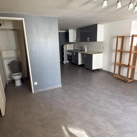 F3 meublé (ou vide) avec parking et terrasse privative