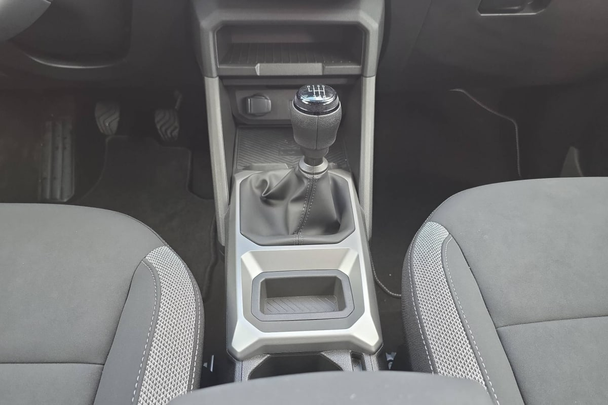 Dacia Bigster — photo 17