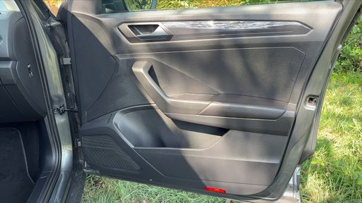 Volkswagen T-Roc 1.5 TSI 150 - Carat Exclusive – 2019 – 130212 km – Essence – Boîte Manuelle — photo 40