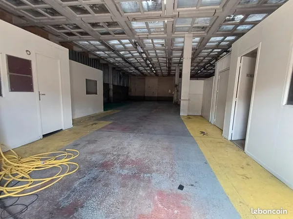 Locaux de 80 à 400 m² — Le Havre, En direct propriétaire (0 frais)