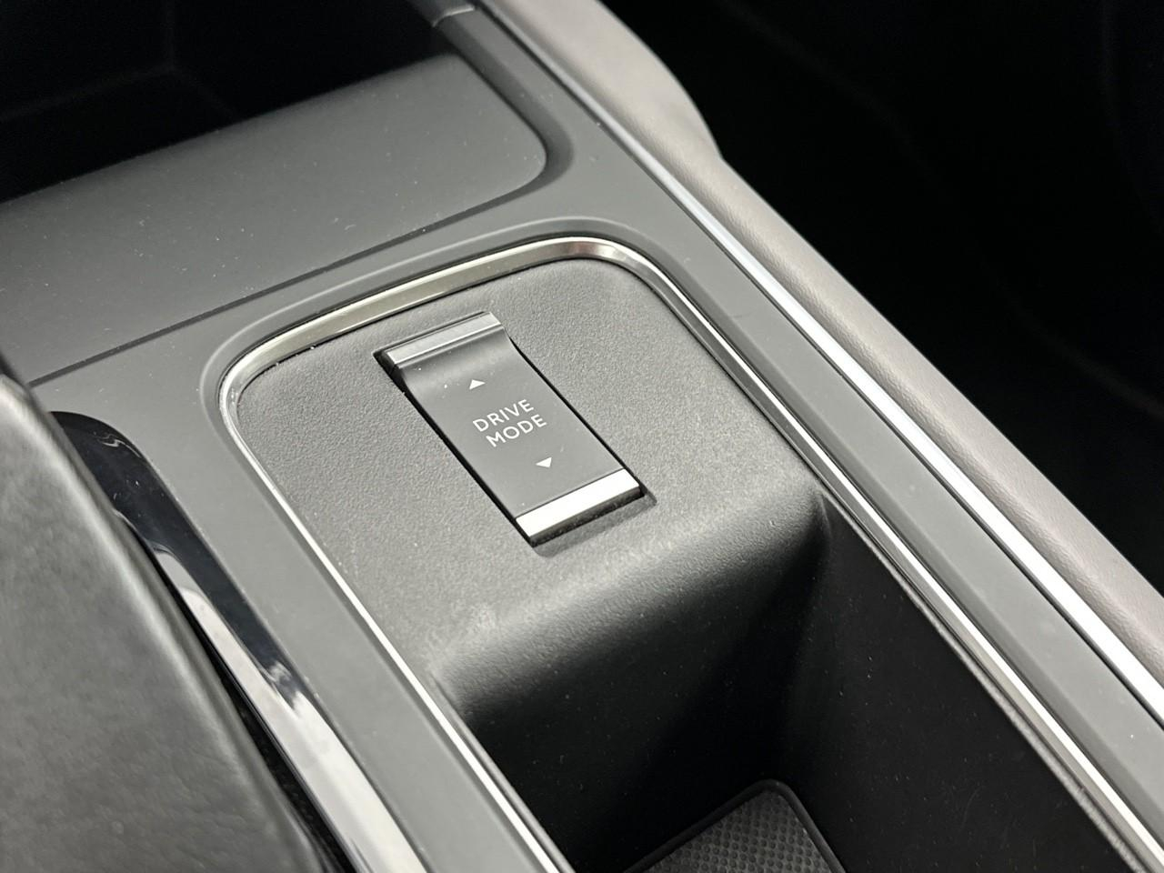 Citroën C5 Aircross hybride rechargeable 225 s&s e-eat8 c-series — photo 31