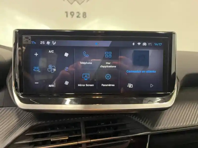 Peugeot 208 hybrid 100 e-dcs6 — photo 14