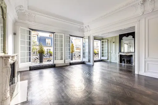 Appartement 8 pièces 255 m²