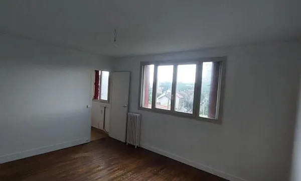 STUDIO (31M²) AVEC CUISINE INDEPENDANTE + PARKING