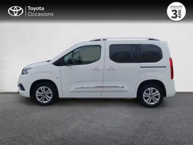 Toyota Proace city verso medium 1.2 110 vvt-i executive rc23 — photo 13