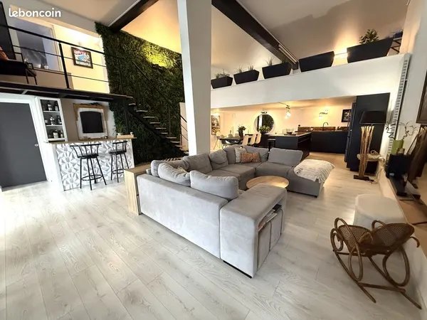 Loft 5 pièces 189 m²