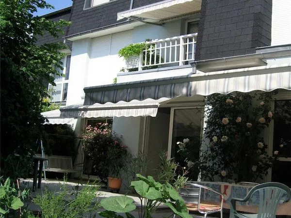Hoenheim - ensemble immobilier de 240 m² avec jardin de 10 ares - bord du canal