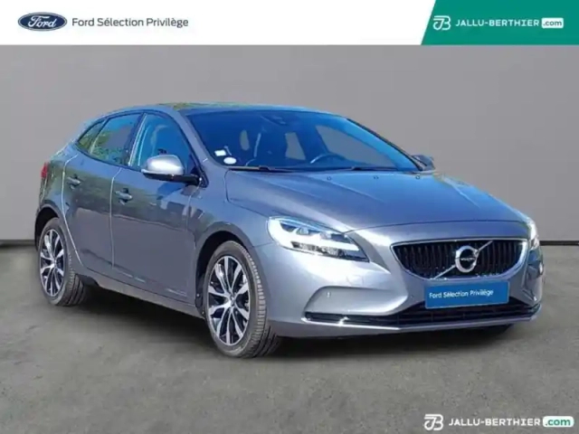 Volvo V40 t2 122ch signature edition geartronic — photo 11