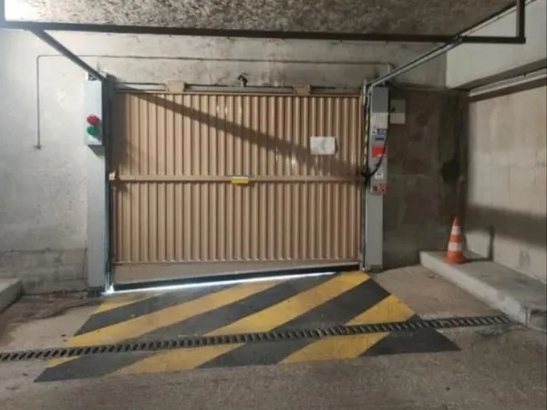 Place de parking sécurisé