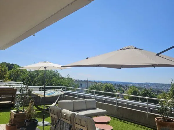 Appartement - haut de bregille - terrasse et garage