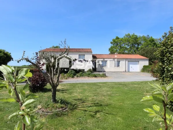 MAISON 6 CHAMBRES / GARAGES / TERRAIN