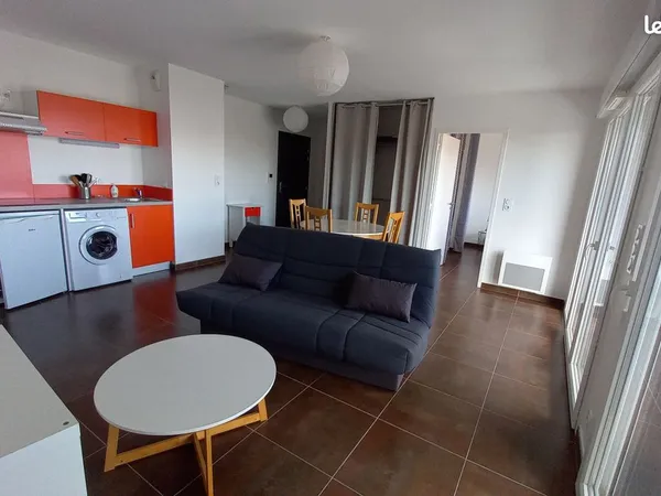 Appartement T2 meublé idéal jeune couple ou étudiant proche de la FAC parking
