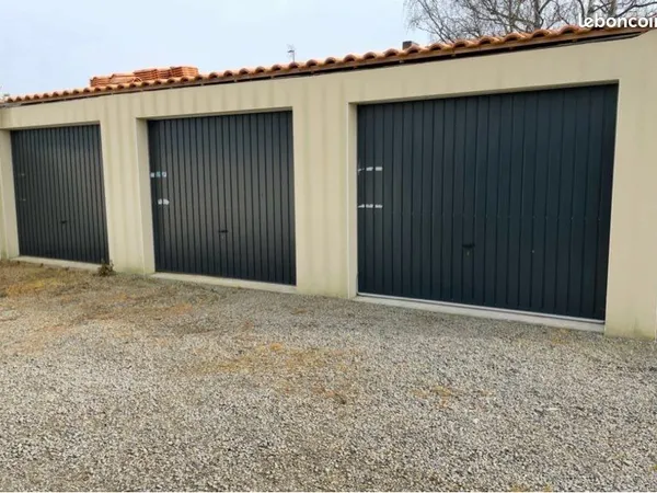 Garage / box de stockage 18 m² - Bouguenais Les Couëts - proche Nantes