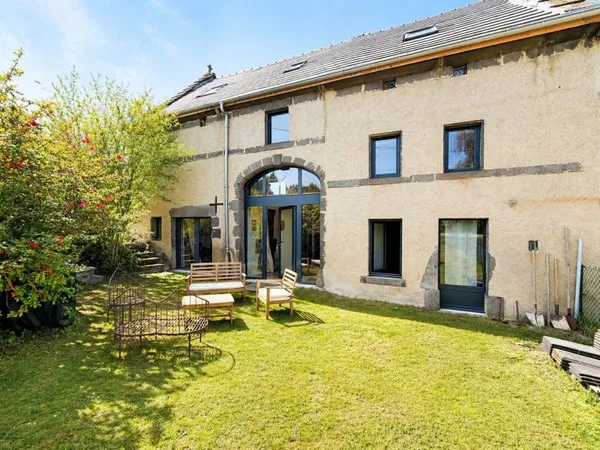 A vendre, Charbonnières les varennes, Maison atypique et pleine