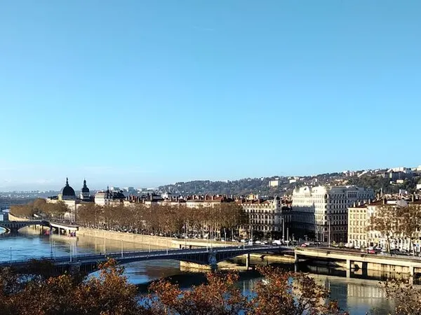 Quai Rhône - Vue exceptionnelle - Climatisation - Revenus locatifs possible