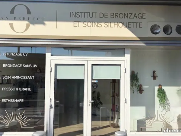 Murs commerciaux - agde - bail neuf - 8,1 % rentabilité - local rénové
