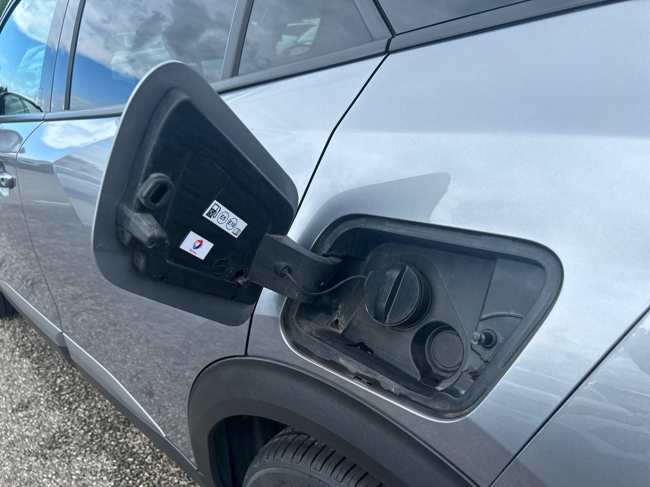 Peugeot 2008 1.2 puretech 130ch s&s allure eat8 — photo 13