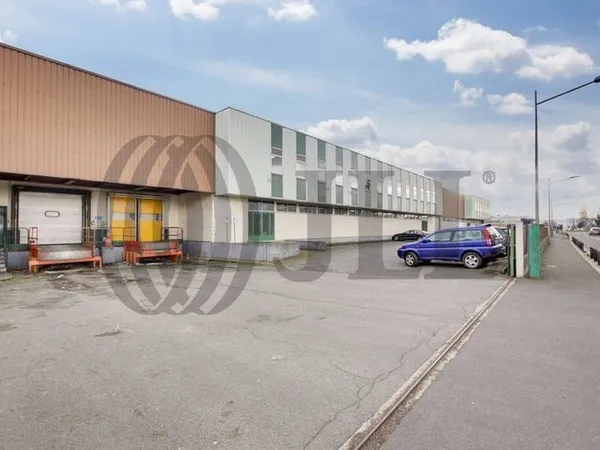 Local d'activité 11746 m²
