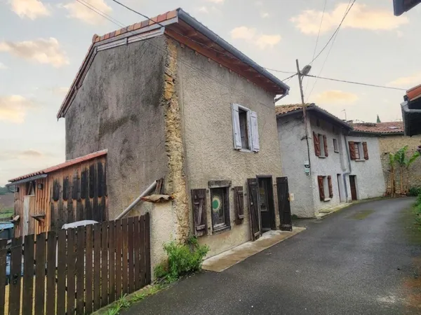 Maison de hameau et petit jardin