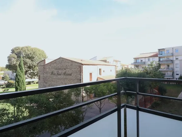 A louer appartement 2 pièces avec terrasse et place de parking