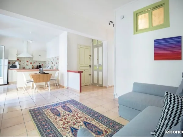Location longue durée | Appartement à Céret (climatisé)