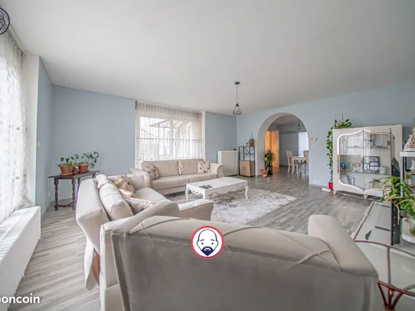 Maison 11 pièces 256 m²