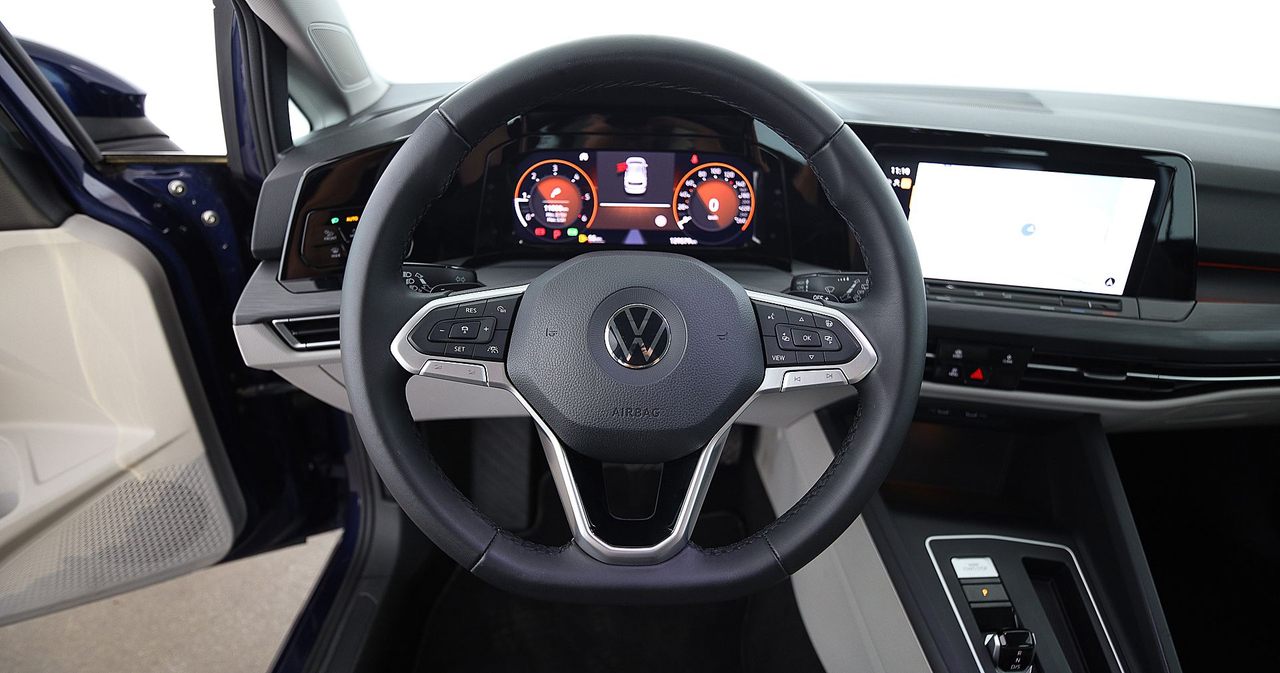 Volkswagen Golf 8 — photo 28