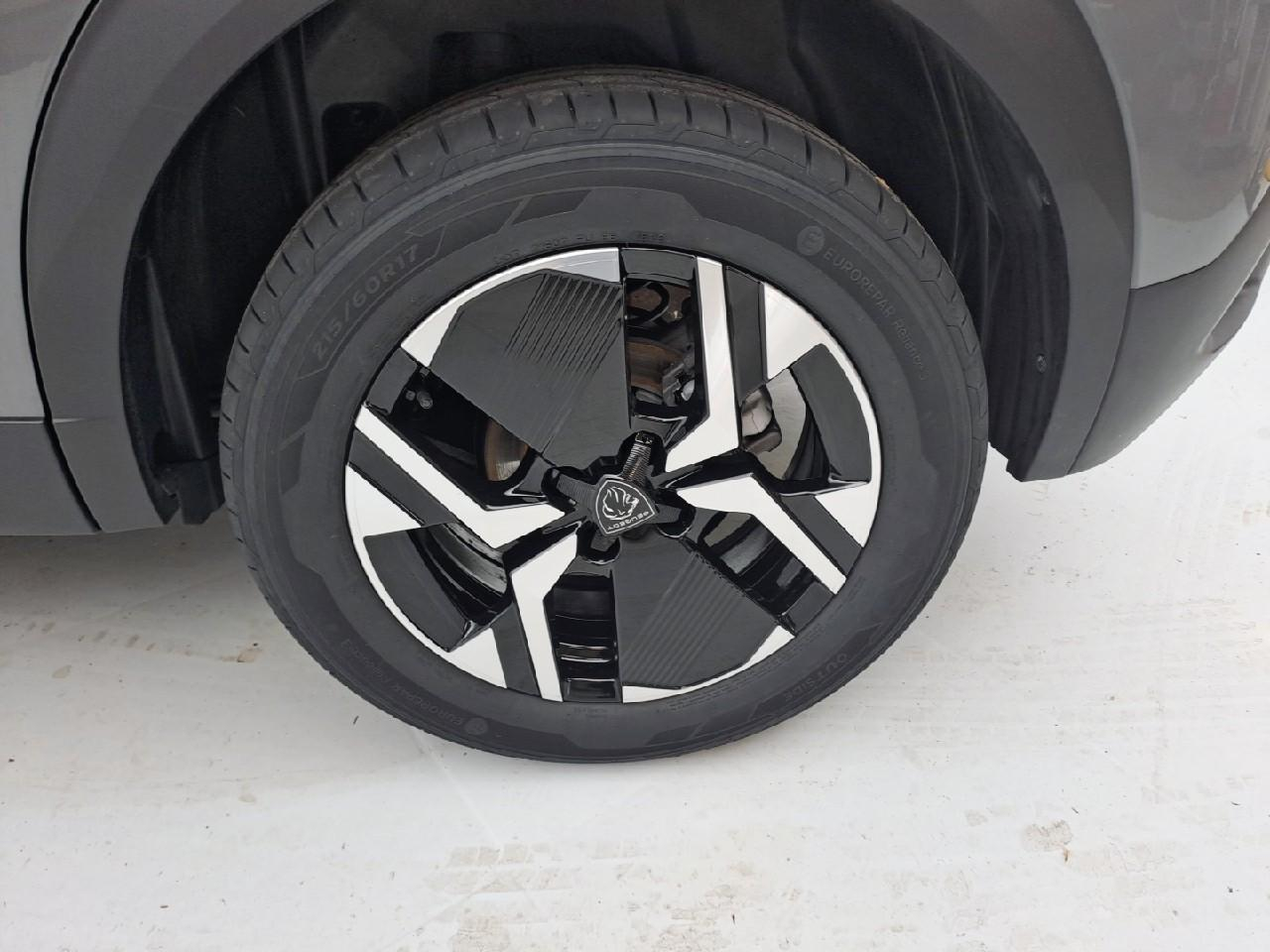 Peugeot 2008 puretech 130 s&s eat8 gt — photo 19