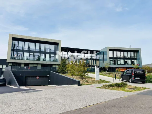 A Louer ou A vendre - Bureaux - LIMONEST - A parti