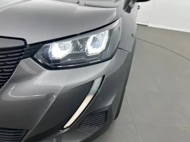 Peugeot 2008 puretech 100 s&amp;s bvm6 — photo 16