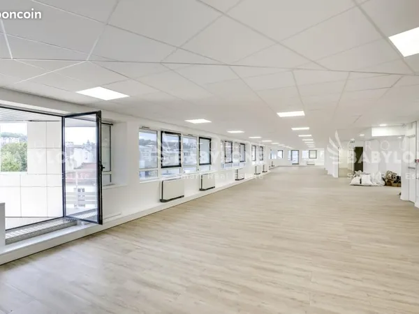Bureaux 1 470 m²