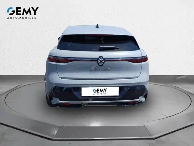 Renault Megane e-tech ev60 220 ch super charge — photo 5