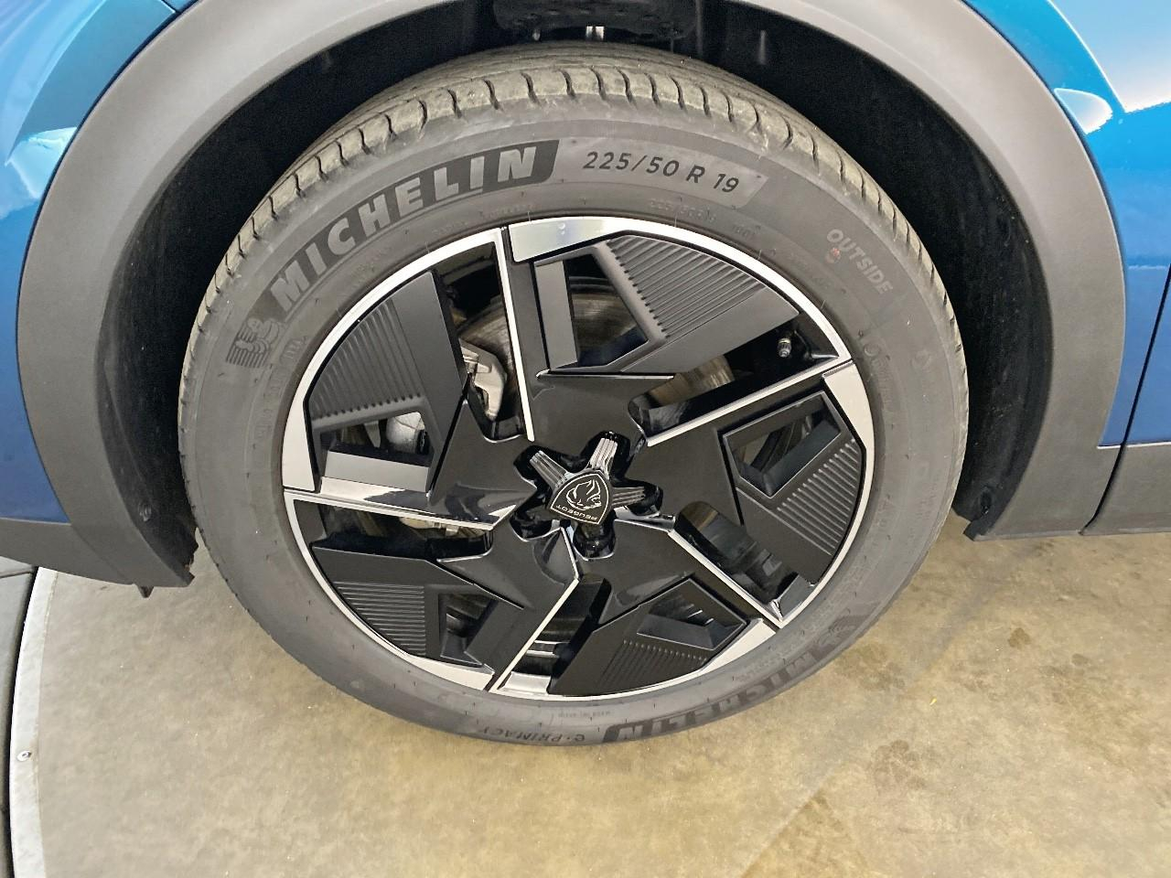 Peugeot 408 electrique 58 kwh 210 ch gt — photo 11