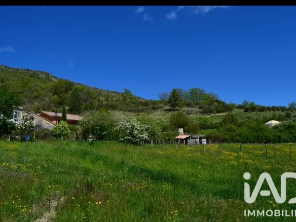 Terrain 800 m²