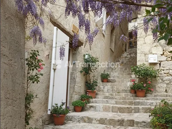 CALLAS : Maison de village renovee 3 pieces